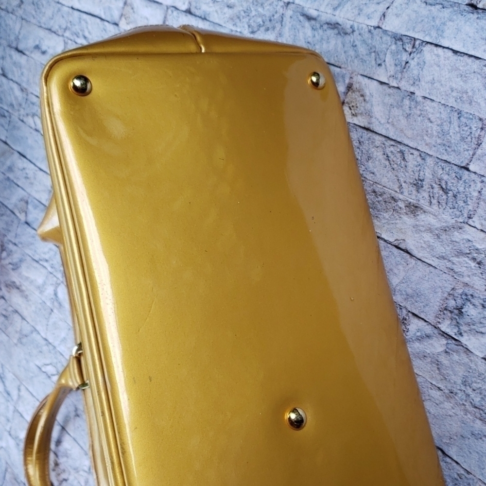 ๐
บLONGCHAMP TRAVEL weekender gold/yellow patent leather satchel gold hardware. - Picture 6 of 17